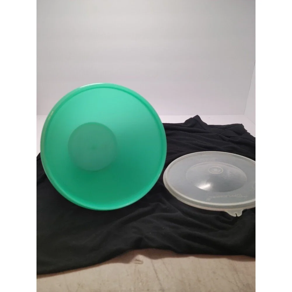 Vintage Tupperware Jadeite Green Lettuce Keeper #679 Excellent